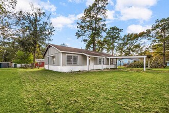 340 Magnolia Dr in Huffman, TX - Building Photo - Building Photo