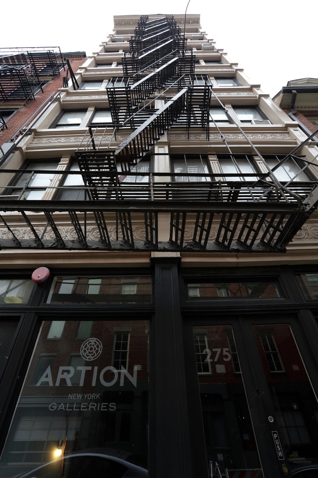 Co-Op in New York, NY - Foto de edificio - Building Photo