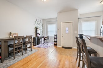 7613 W Fullerton Ave in Elmwood Park, IL - Building Photo - Building Photo