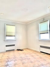 336 Scranton Ave in Lynbrook, NY - Building Photo - Building Photo