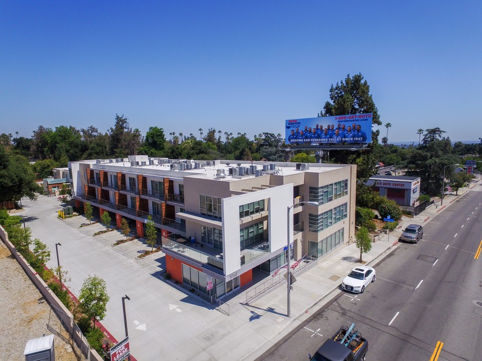 Millard Place in Altadena, CA - Building Photo