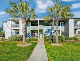 1481 Center Street Ext, Unit 807 in Mount Pleasant, SC - Building Photo
