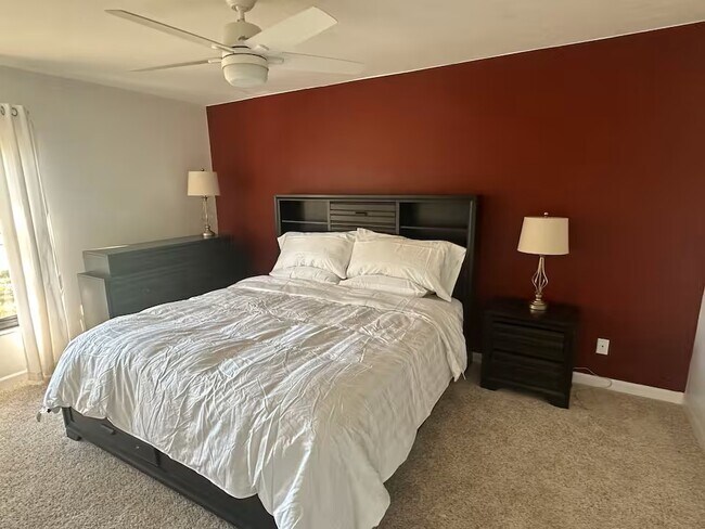 5625 Trailwinds Dr, Unit 412 in Ft. Myers, FL - Building Photo - Building Photo