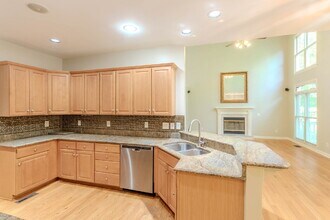 812 Walden Way in Nashville, TN - Building Photo - Building Photo