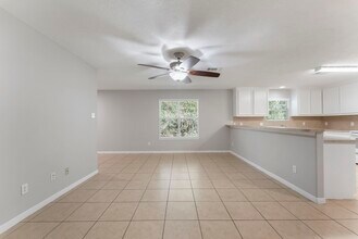 620 Foster St in Tomball, TX - Building Photo - Building Photo