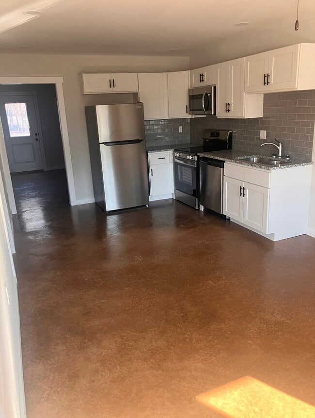 1305 Roberson St, Unit B in Murray, KY - Foto de edificio - Building Photo