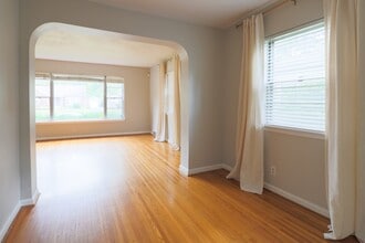 5608 Indianola Ave in Indianapolis, IN - Building Photo - Building Photo