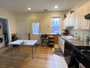 37 Hillside St, Unit 1 in Boston, MA - Building Photo - Building Photo