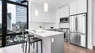 One LIC in Long Island City, NY - Foto de edificio - Building Photo