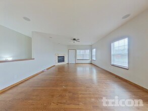 6313 N Genoa Way in Aurora, CO - Building Photo - Building Photo