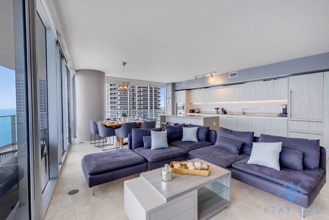 4111 S Ocean Dr in Hollywood, FL - Foto de edificio - Building Photo