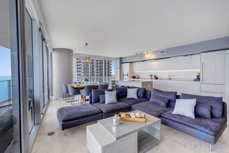 4111 S Ocean Dr in Hollywood, FL - Building Photo - Building Photo