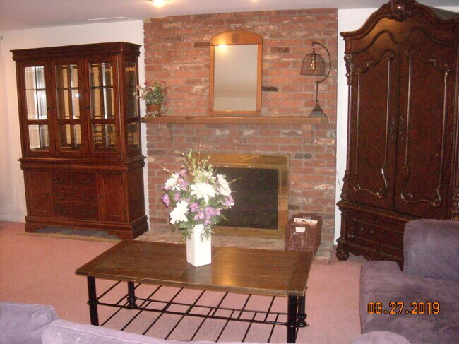 170 Mill Plain Rd in Branford, CT - Building Photo - Building Photo