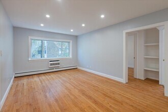 1441 W Farwell Ave in Chicago, IL - Building Photo - Building Photo