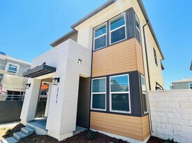 27019 Evening Sky Plz in Valencia, CA - Building Photo