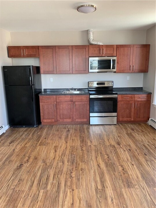 108 North St in Middletown, NY - Building Photo