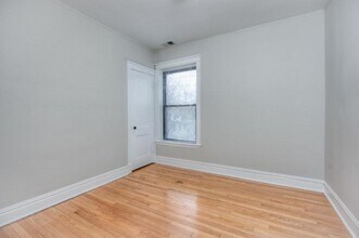 1211 W Catalpa Ave in Chicago, IL - Building Photo - Building Photo