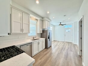 80 Huntington St in Huntington Beach, CA - Building Photo - Building Photo