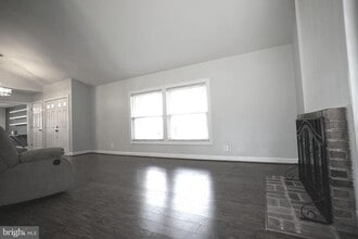 322 Sugarland Run Dr in Sterling, VA - Building Photo - Building Photo