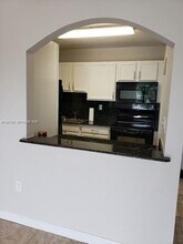 445 SW 11th St in Miami, FL - Foto de edificio - Building Photo