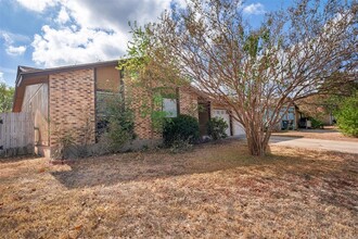 4003 Stoney Hill in Round Rock, TX - Building Photo - Building Photo