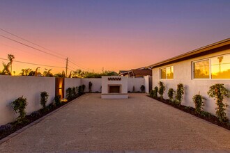 11841 N 24th St in Phoenix, AZ - Building Photo - Building Photo