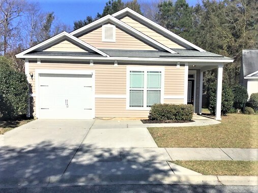 17 Isle Of Palms E in Bluffton, SC - Building Photo