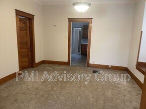 1000 SW College Ave in Topeka, KS - Building Photo - Building Photo