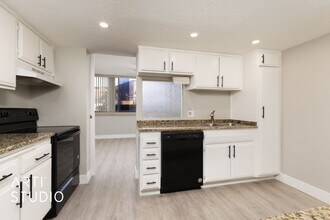 241 N Vine St in Salt Lake City, UT - Building Photo - Building Photo
