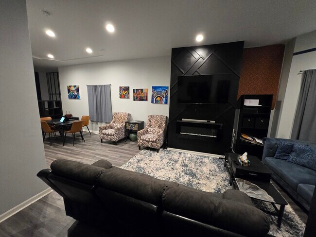 7233 S Stony Island Ave in Chicago, IL - Building Photo - Building Photo