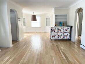 5636 Oakland Dr in Portage, MI - Building Photo - Building Photo