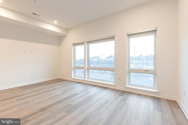 property at 3120 W Jefferson St