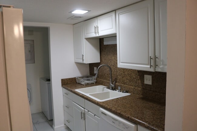 3830 Kensingwood Trce in Decatur, GA - Foto de edificio - Building Photo