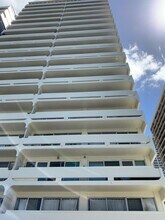 2085 Ala Wai Blvd in Honolulu, HI - Building Photo - Building Photo