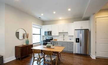 4339 N Hazel St in Chicago, IL - Foto de edificio - Building Photo