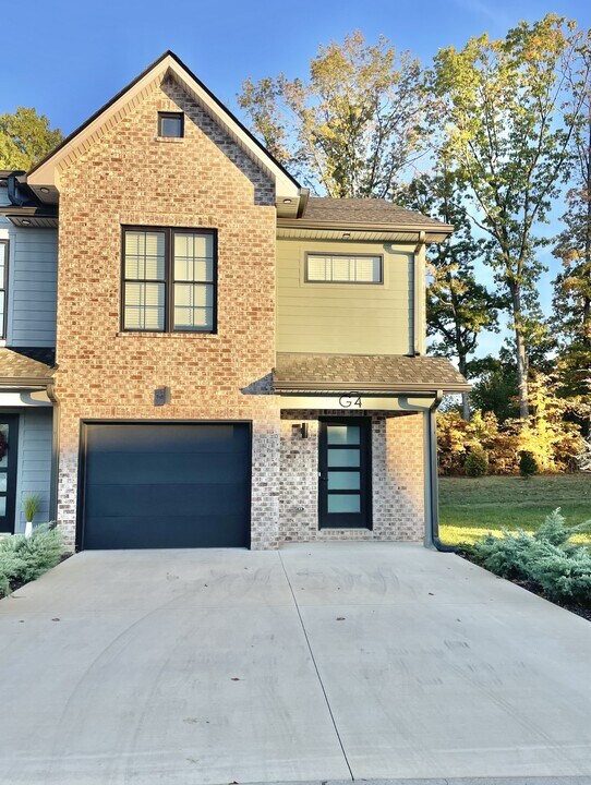 537 Bellamy Ln in Clarksville, TN - Building Photo