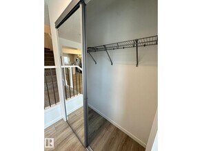 525 Secord Blvd NW in Edmonton, AB - Building Photo - Building Photo