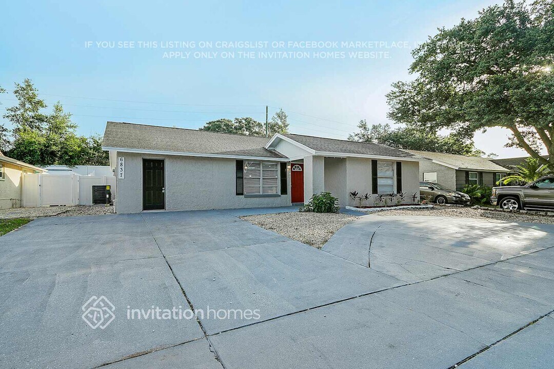 6837 Greenwich Ave in New Port Richey, FL - Building Photo