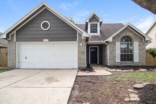 4731 10 Sleep Ln in Friendswood, TX - Building Photo