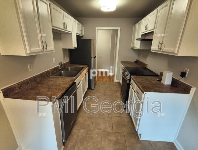 819 Forrest Cir SE in Atlanta, GA - Building Photo - Building Photo
