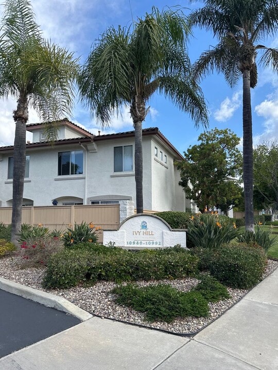 10948 Ivy Hill Dr in San Diego, CA - Building Photo