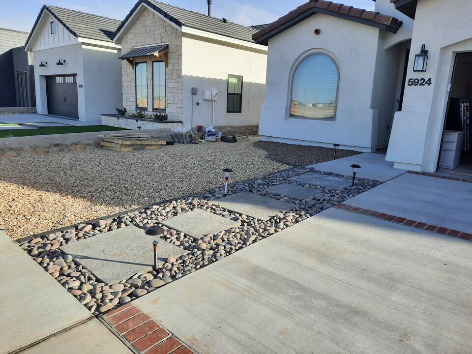 5924 Dalhart Dr in El Paso, TX - Building Photo