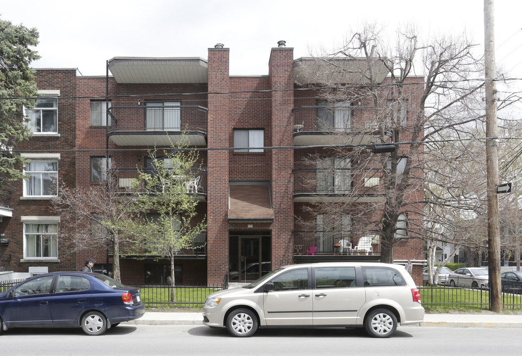 5290 Bannantyne in Montréal, QC - Building Photo