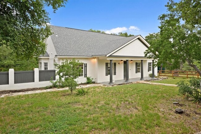 510 Camino De Rancho in Wimberley, TX - Building Photo - Building Photo