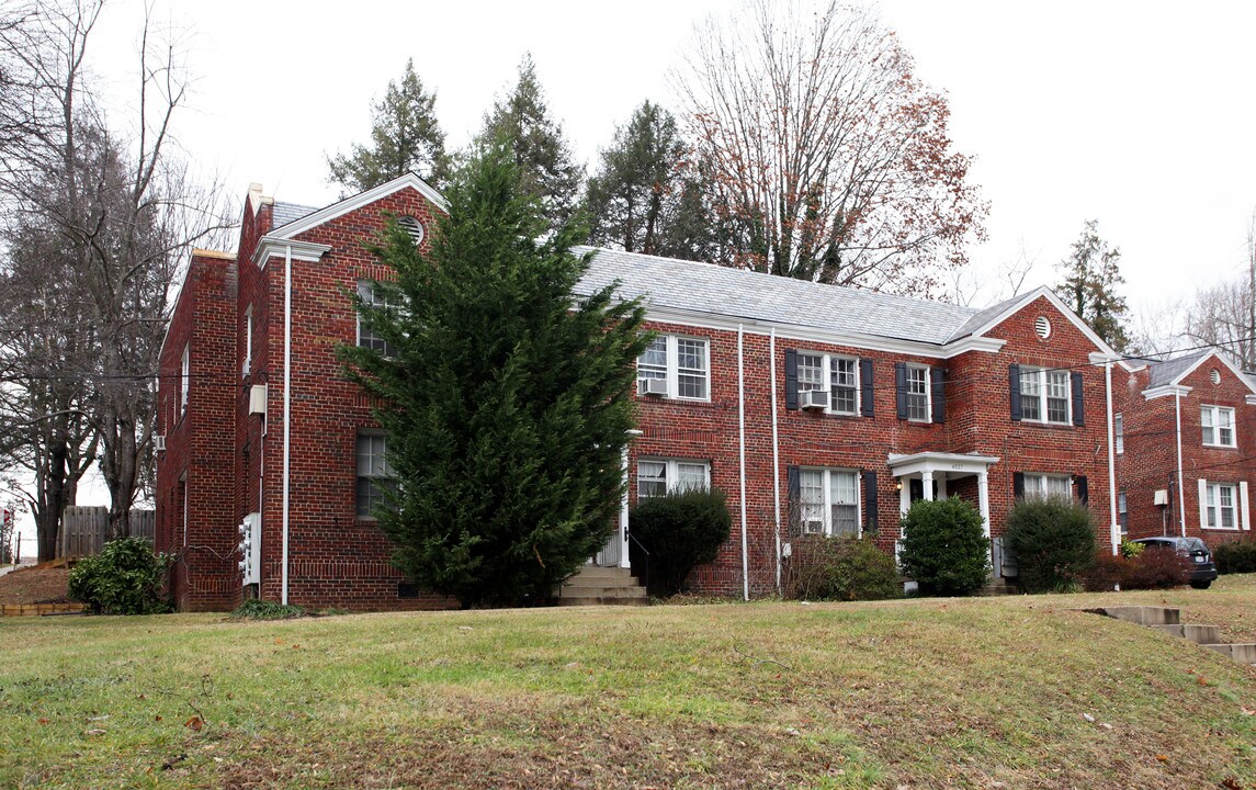 4025-4029 Beecher St NW in Washington, DC - Building Photo
