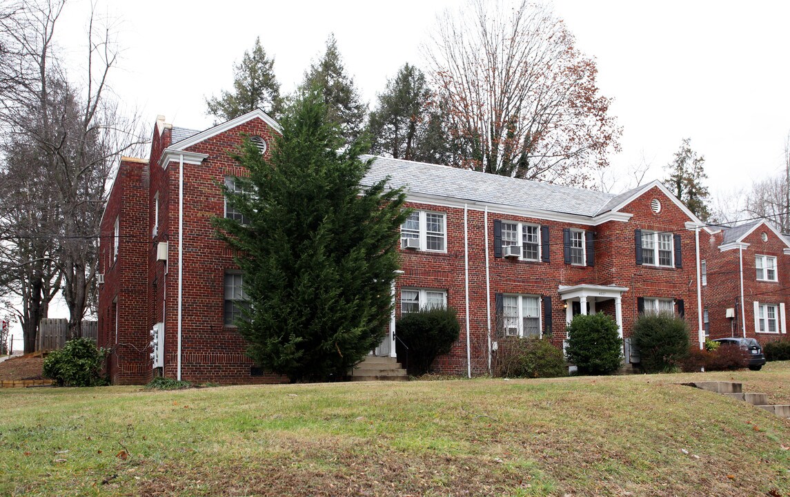 4025-4029 Beecher St NW in Washington, DC - Foto de edificio