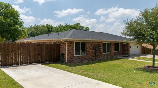 property at 308 Live Oak Dr