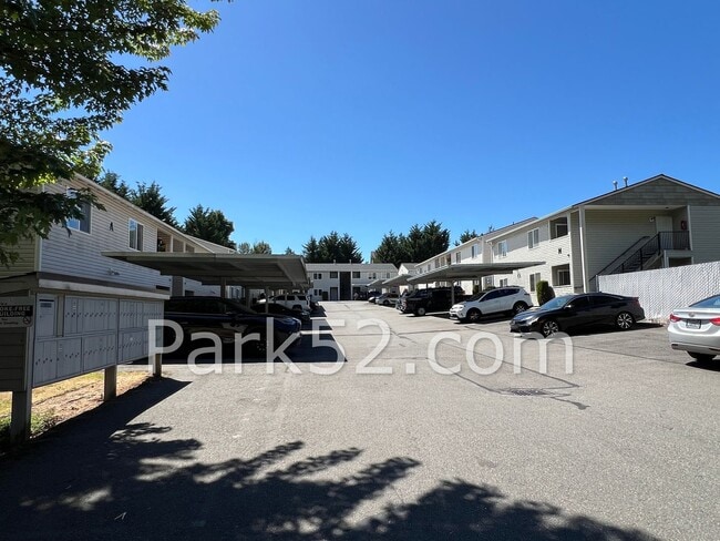 8403 Locust Ave E in Bonney Lake, WA - Building Photo - Building Photo