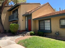 2448 Pickwick Dr in Henderson, NV - Building Photo