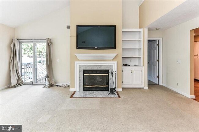 12010 Ridge Knoll Dr-Unit -604-B in Fairfax, VA - Building Photo - Building Photo